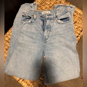 Abercrombie 90’s Straight Ultra High Rise Jeans